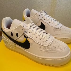 Nike AF1 Shadow Smiley